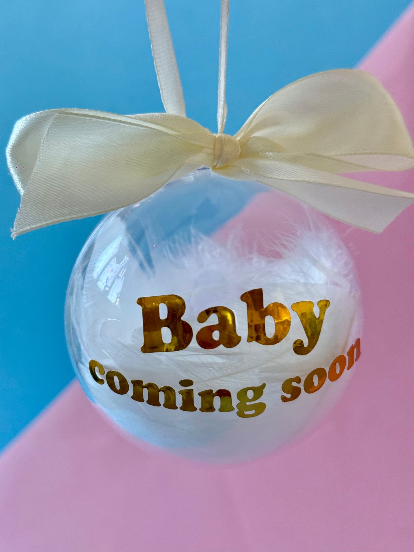 Bauble "Baby coming soon"